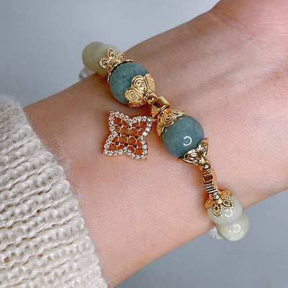 Lucky Clover Pendant Bracelet with Delicate Zircon Stones