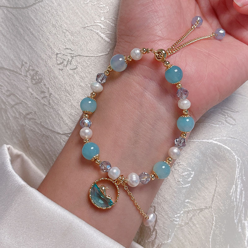 New Arrival Pearl Bracelet with Delicate Luxury Clover Square Pendant