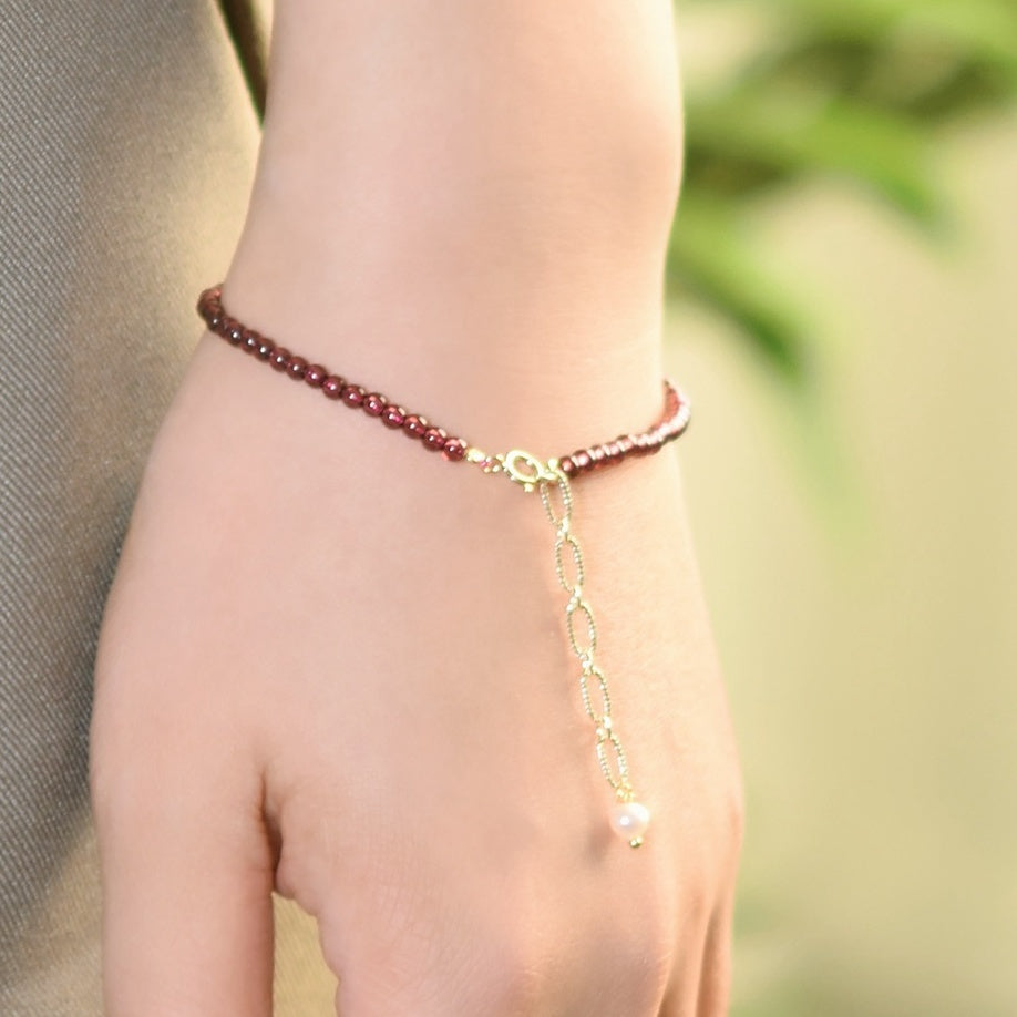 Natural Garnet Women's Love Peach Blossom Bracelet