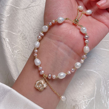 New Arrival Pearl Bracelet with Delicate Luxury Clover Square Pendant