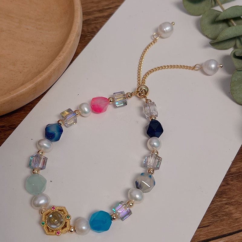 New Arrival Pearl Bracelet with Delicate Luxury Clover Square Pendant