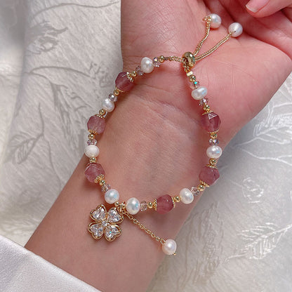 New Arrival Pearl Bracelet with Delicate Luxury Clover Square Pendant