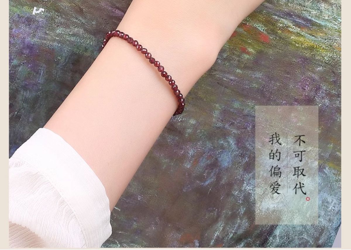 Natural Garnet Women's Love Peach Blossom Bracelet