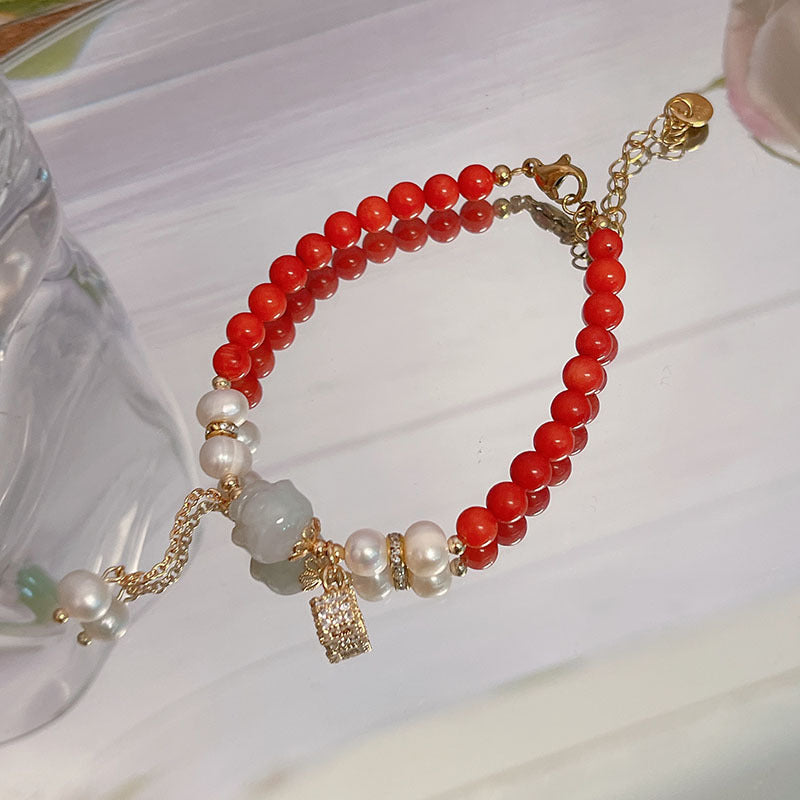 New Arrival Pearl Bracelet with Delicate Luxury Clover Square Pendant